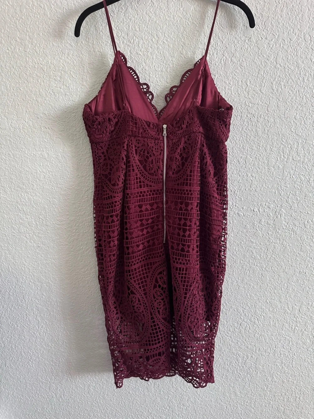 Bardot Versailles Burgundy Crochet Lace Cocktail Dress NWT Size 8 - Picture 5 of 13
